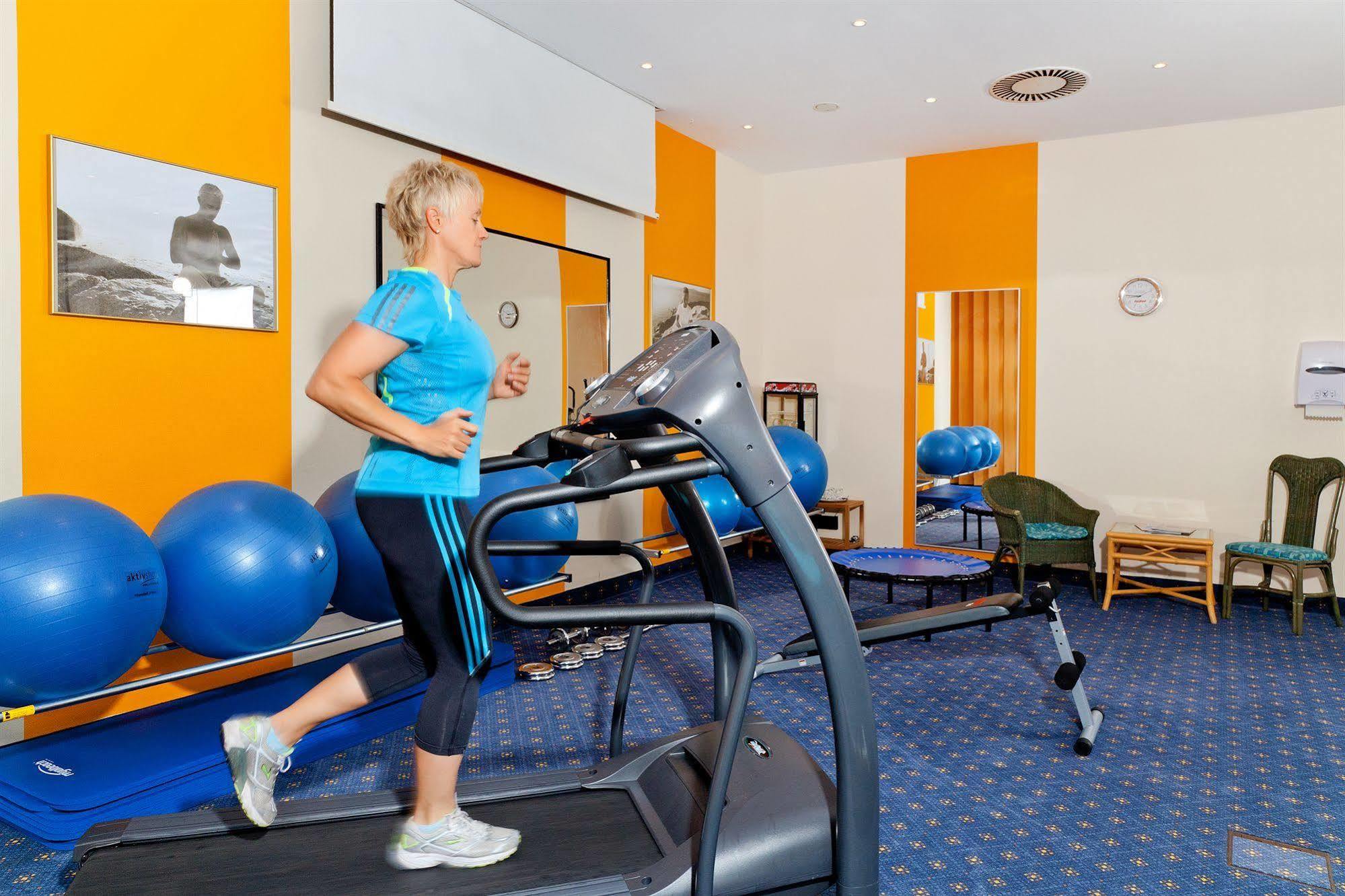 Отель Parkhotel Ruegen Берген-ауф-Рюген